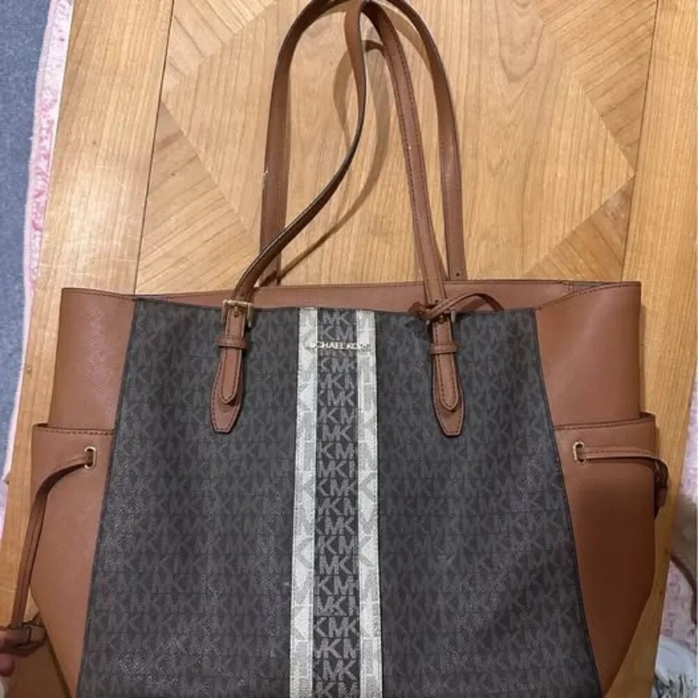 Michael Kors Jet Set Travel Large Tote Brown MK Signature with Luggage Trim